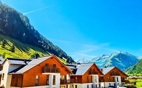Modern Mountain Apart 3 - Directly By Skiing Area